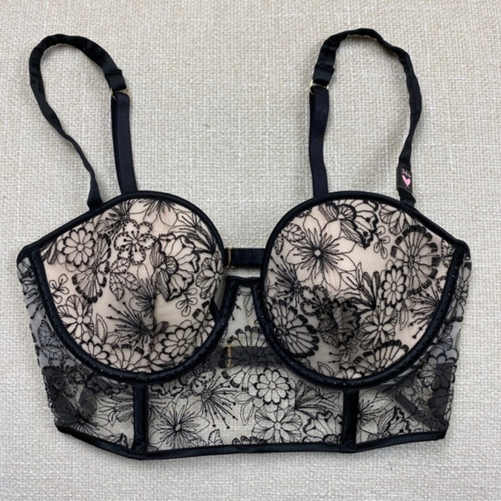 NWT VS LUXE Floral Embroidered Long Line Bra